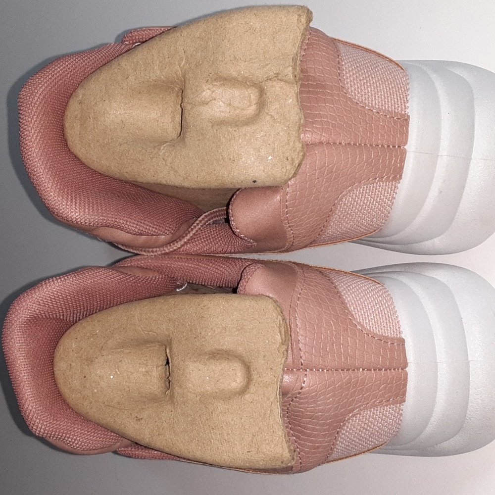 Size 10 Walking Shoe by Qupid $10 Rose Mauve Color - Picture 4 of 8
